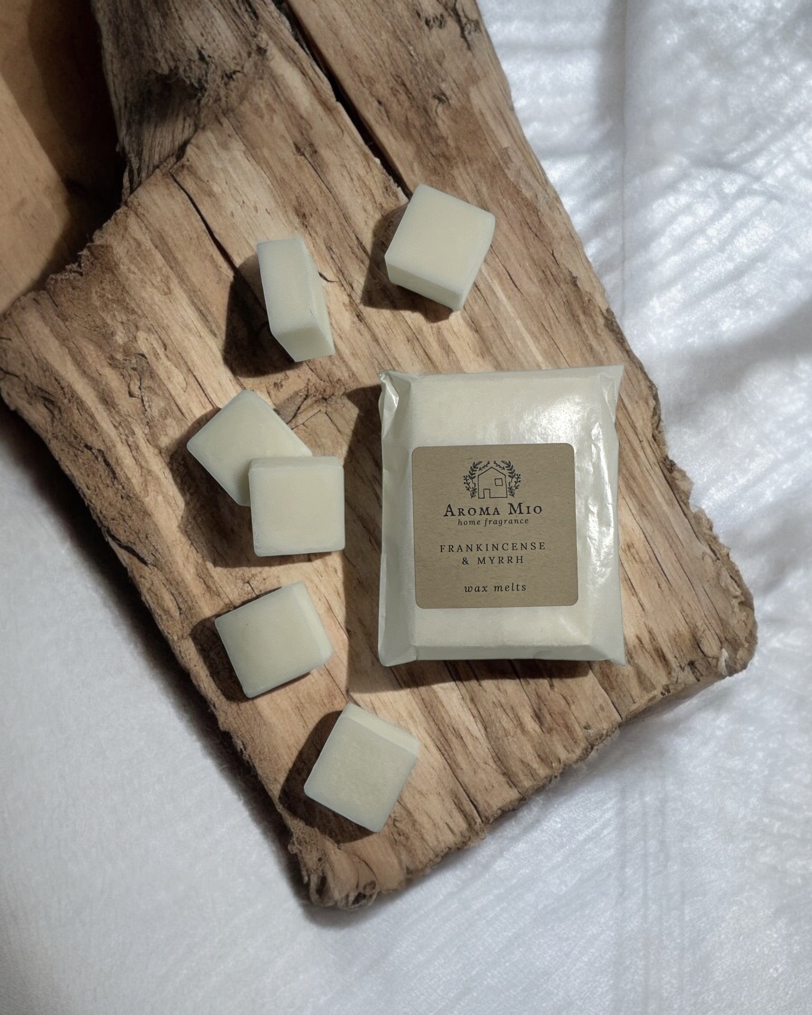 Frankincense &amp; Myrrh Wax Melts - Luxurious scented melts infused with lilac, sandalwood, and myrrh, perfect for creating a soothing and inviting home fragrance.