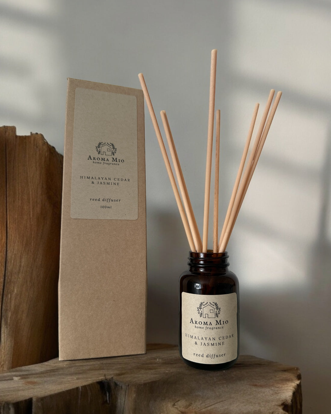 Himalayan Cedar &amp; Jasmine Reed Diffuser, blending rich cedarwood with delicate jasmine. Provides a sophisticated, long-lasting fragrance that enhances your home with a calming and elegant aroma, perfect for creating a serene and inviting atmosphere.